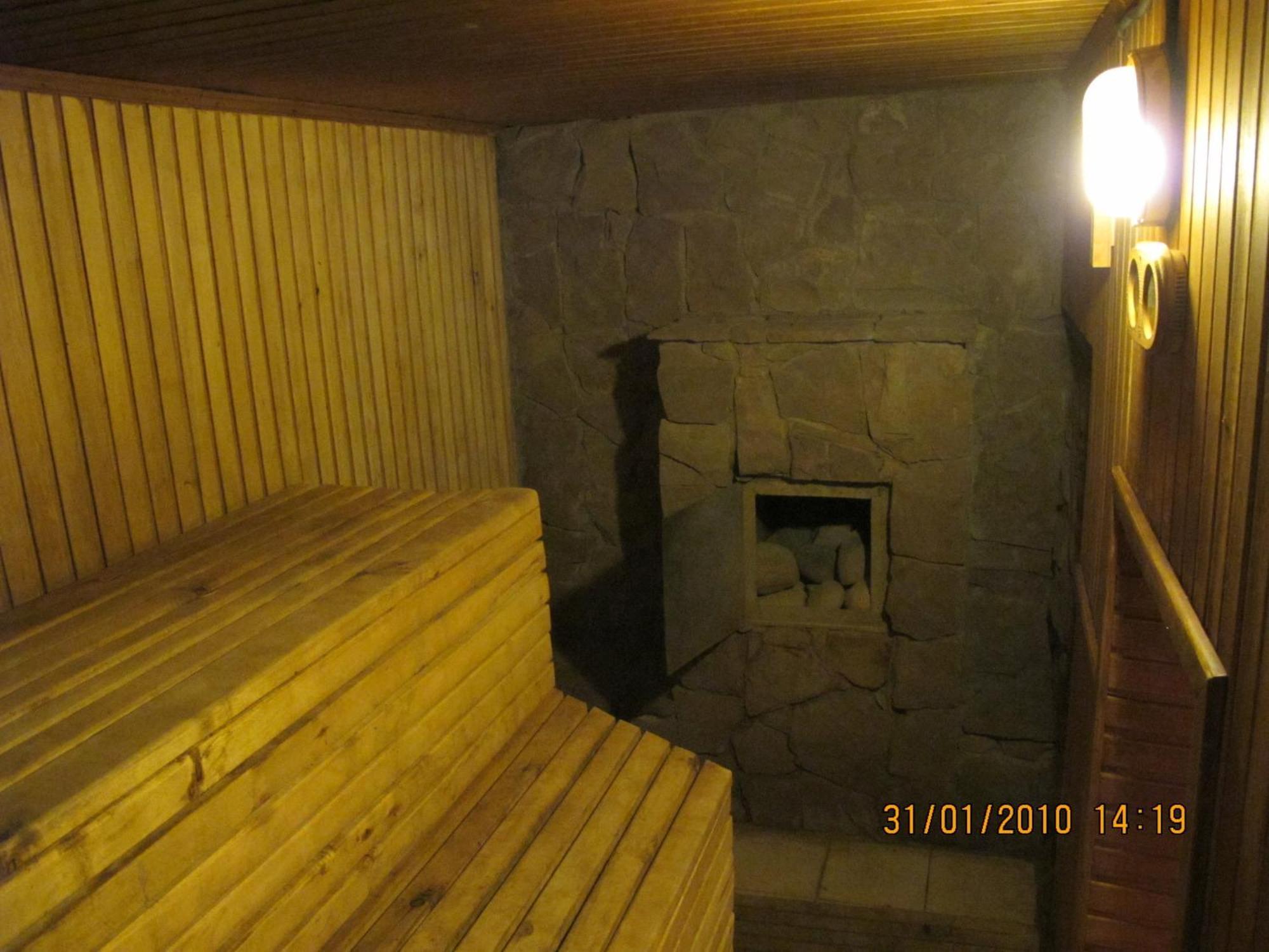 Oazis-M Hotel Babin Bagian luar foto