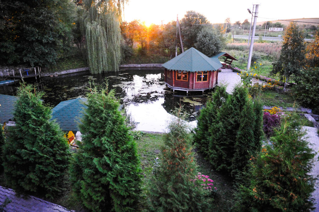 Oazis-M Hotel Babin Bagian luar foto