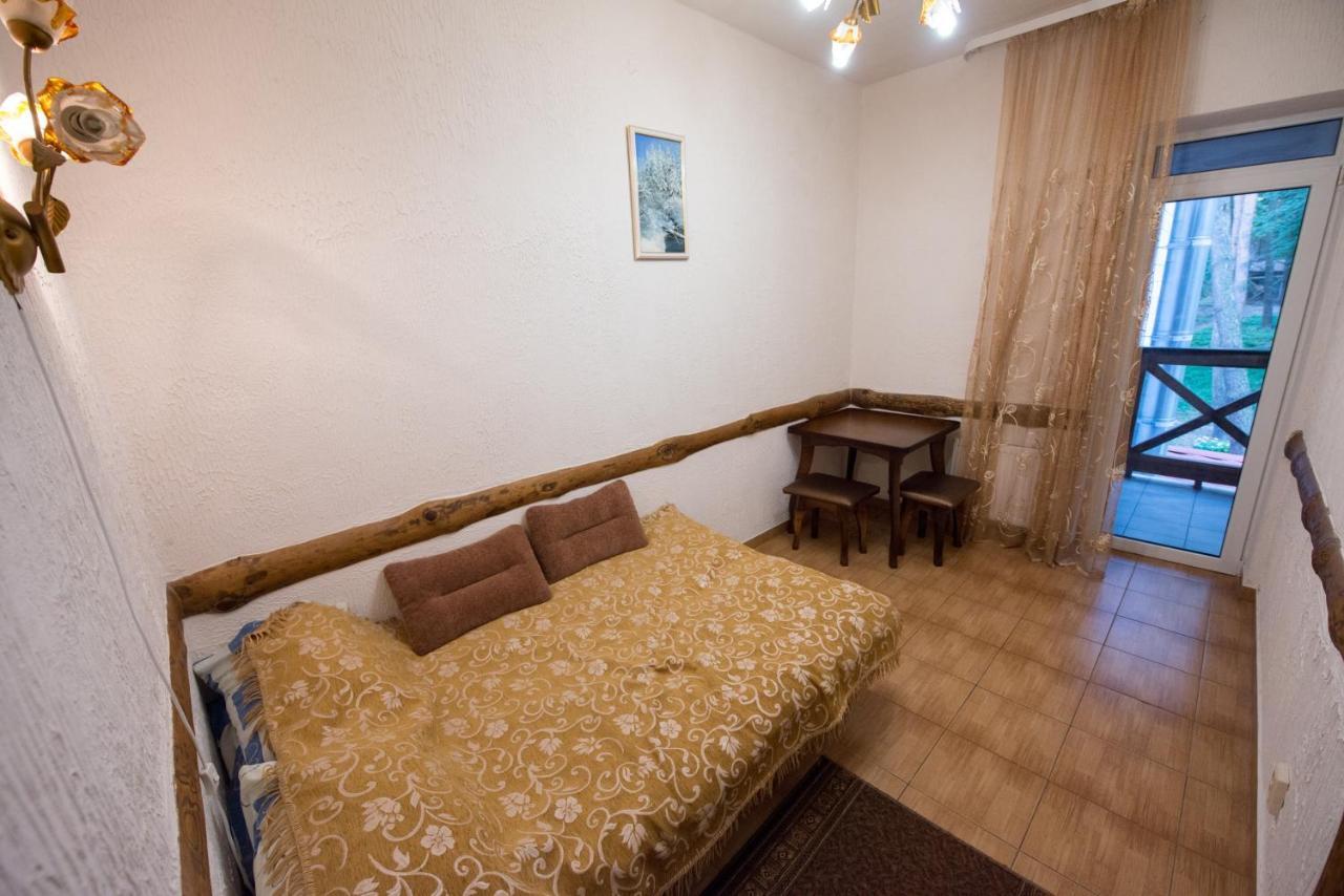 Oazis-M Hotel Babin Bagian luar foto