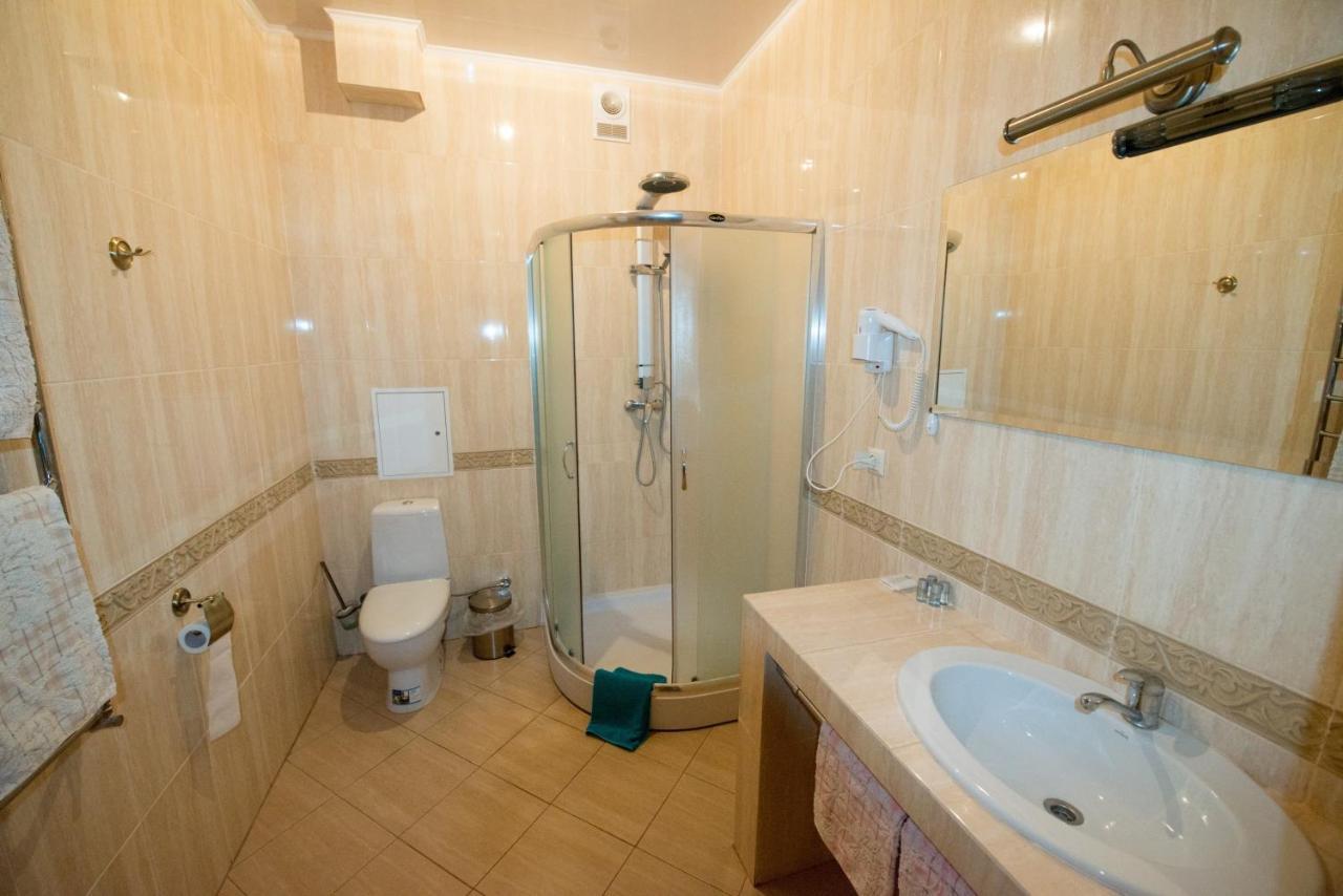 Oazis-M Hotel Babin Bagian luar foto