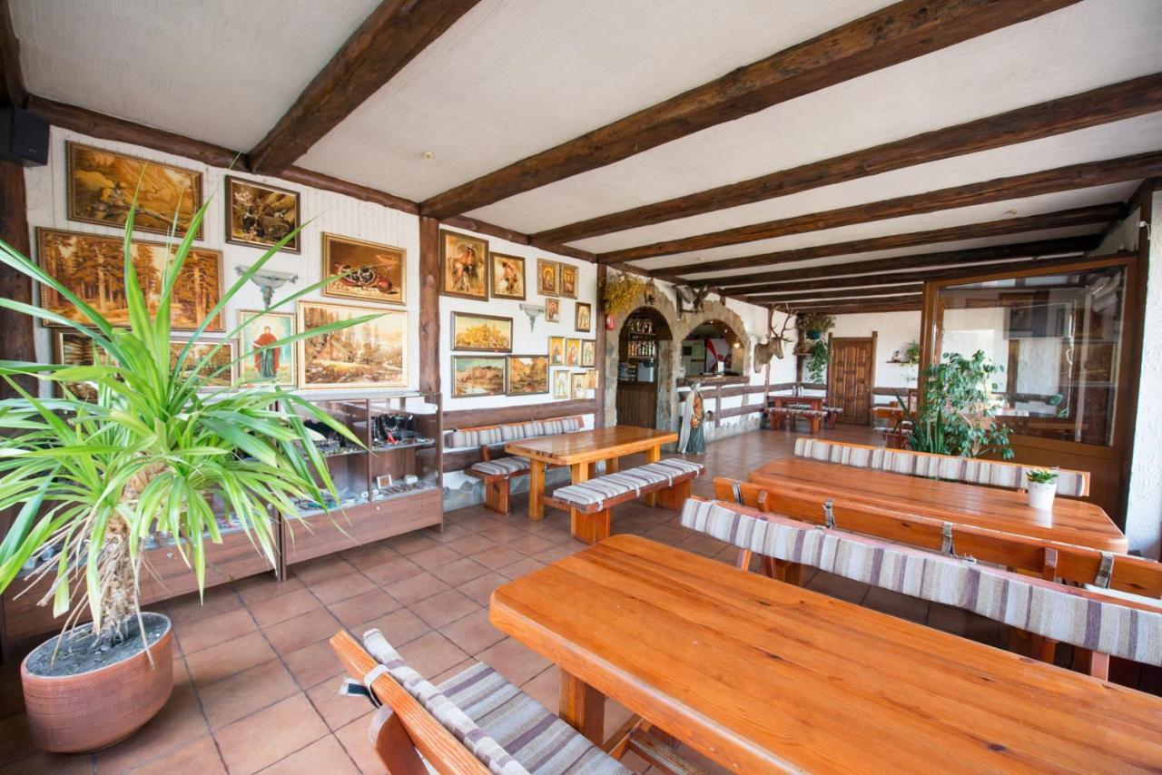 Oazis-M Hotel Babin Bagian luar foto